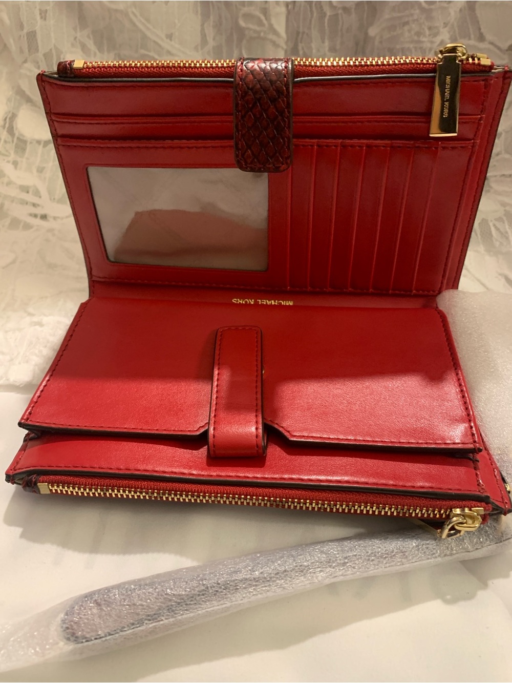 New Michael Kors Red and Black Snake-Embossed Phone Wristlet Python Wallet - Picture 6 of 7